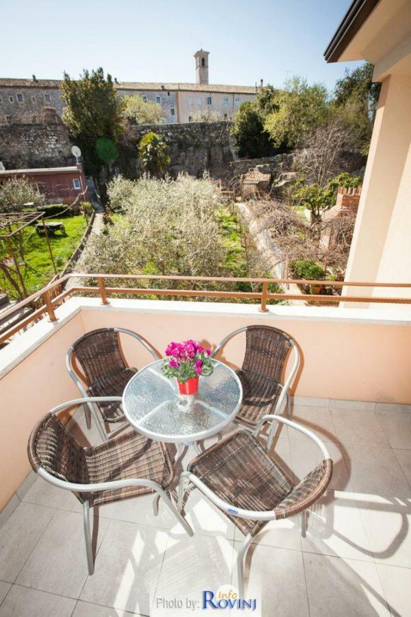 Ondina 2 Appartement Rovinj Buitenkant foto